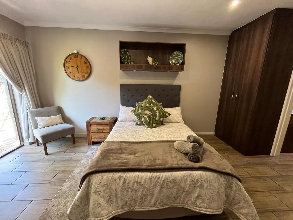 Hotel Panorama Self Catering Parow 0*,